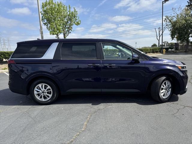 used 2022 Kia Carnival car