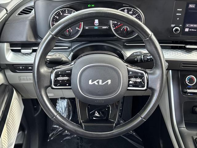 used 2022 Kia Carnival car