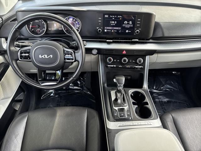 used 2022 Kia Carnival car