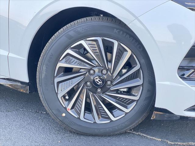 new 2025 Hyundai Sonata Hybrid car, priced at $29,995