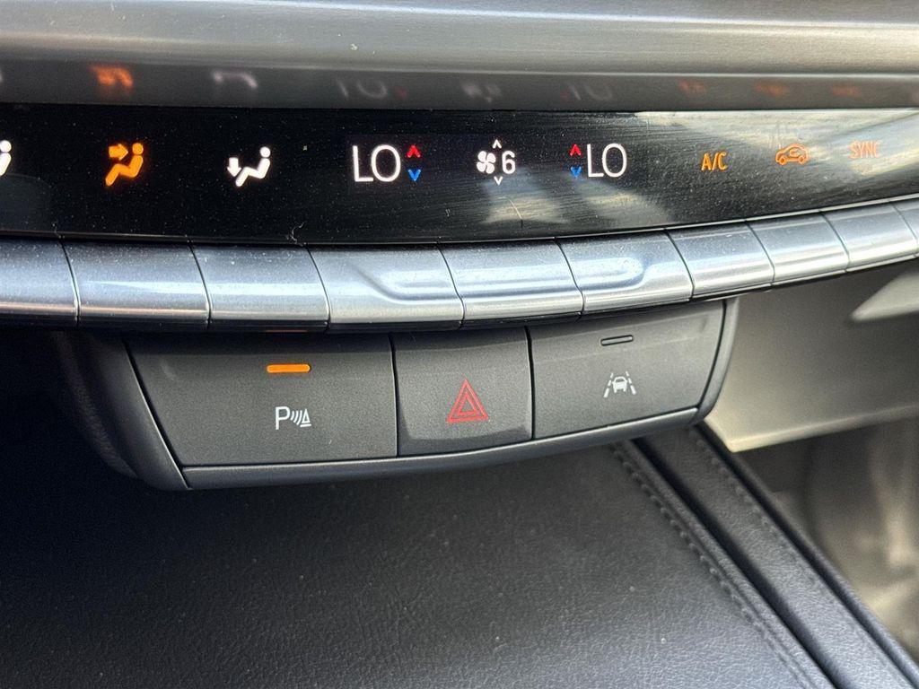 used 2024 Cadillac XT4 car, priced at $30,364