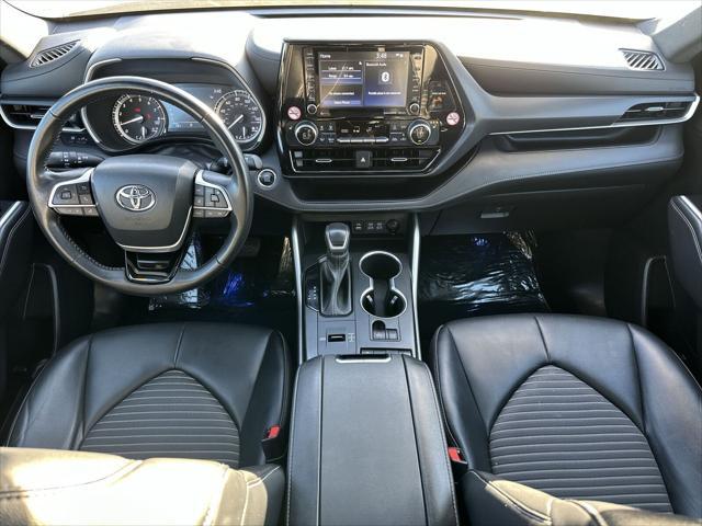 used 2022 Toyota Highlander car, priced at $34,645