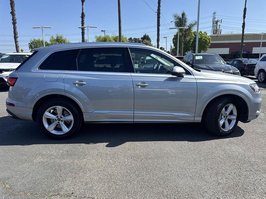 used 2024 Audi Q7 car, priced at $39,378