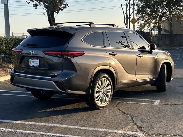 used 2022 Toyota Highlander car, priced at $40,695