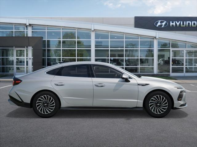 new 2025 Hyundai Sonata Hybrid car, priced at $30,245