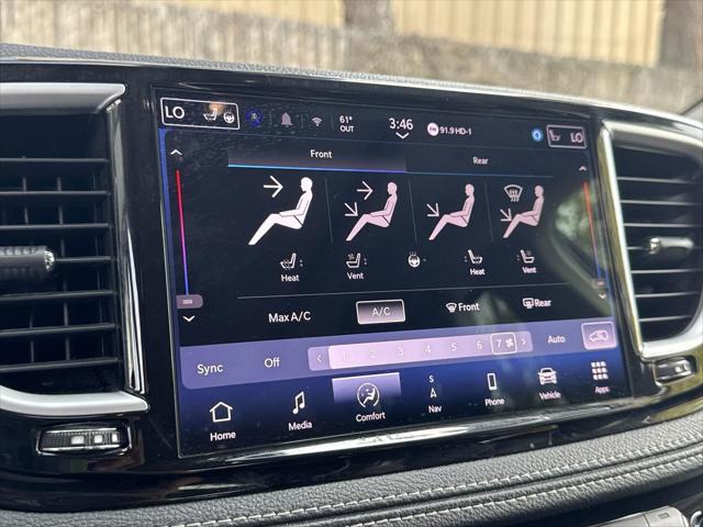 used 2024 Chrysler Pacifica car, priced at $31,295