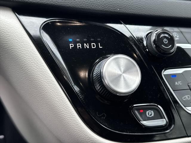 used 2023 Chrysler Pacifica car, priced at $23,678