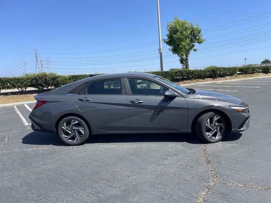 new 2024 Hyundai Elantra car, priced at $24,915