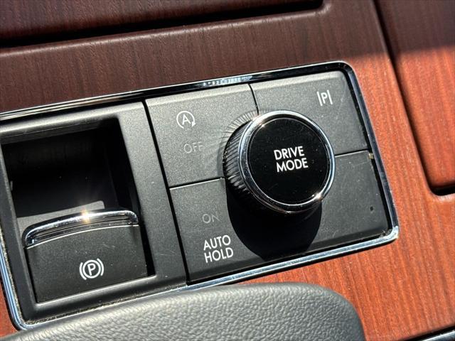 used 2022 Lincoln Navigator car, priced at $49,995