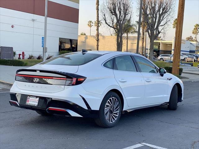 new 2025 Hyundai Sonata Hybrid car, priced at $29,995