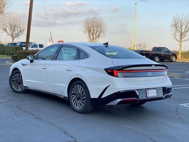new 2025 Hyundai Sonata Hybrid car, priced at $29,995