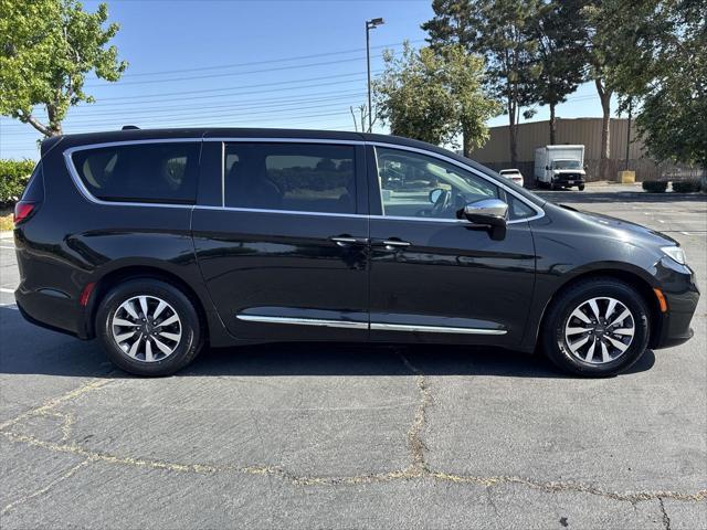 used 2022 Chrysler Pacifica Hybrid car, priced at $24,951