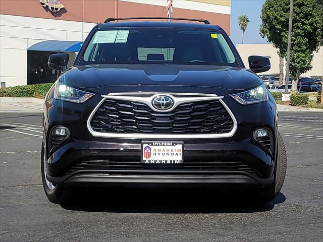 used 2020 Toyota Highlander car, priced at $26,900