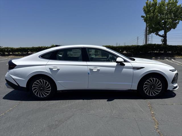 new 2025 Hyundai Sonata Hybrid car, priced at $28,845