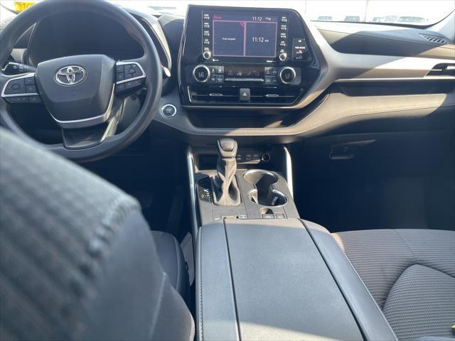 used 2022 Toyota Highlander car, priced at $30,900