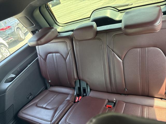used 2024 Ford Expedition car, priced at $53,211