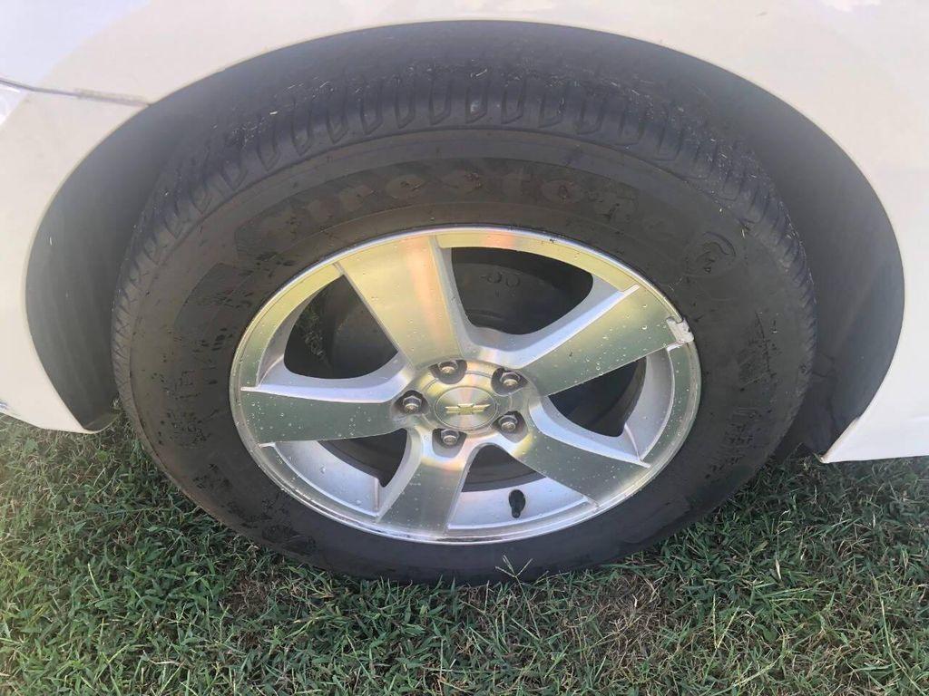 used 2014 Chevrolet Cruze car, priced at $9,900