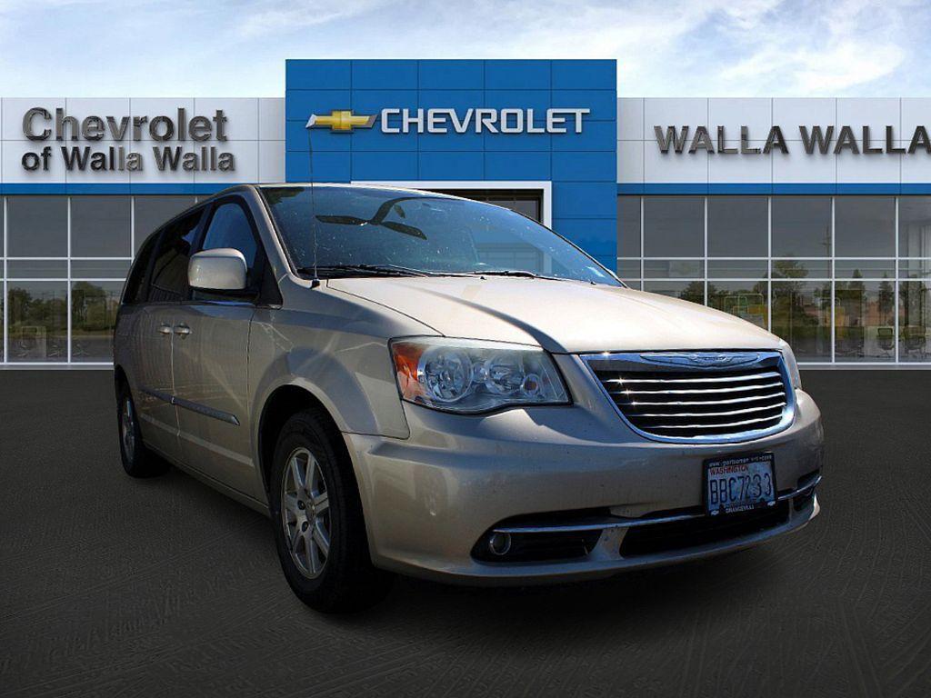 used 2013 Chrysler Town & Country car, priced at $7,990