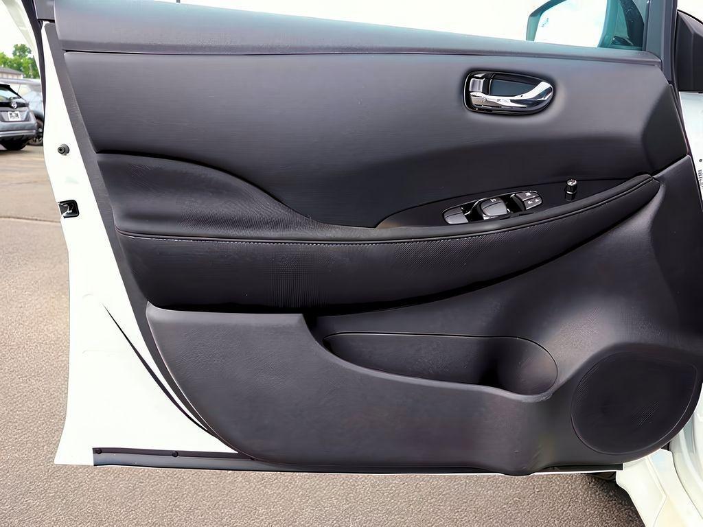 used 2025 Nissan Leaf car, priced at $24,999