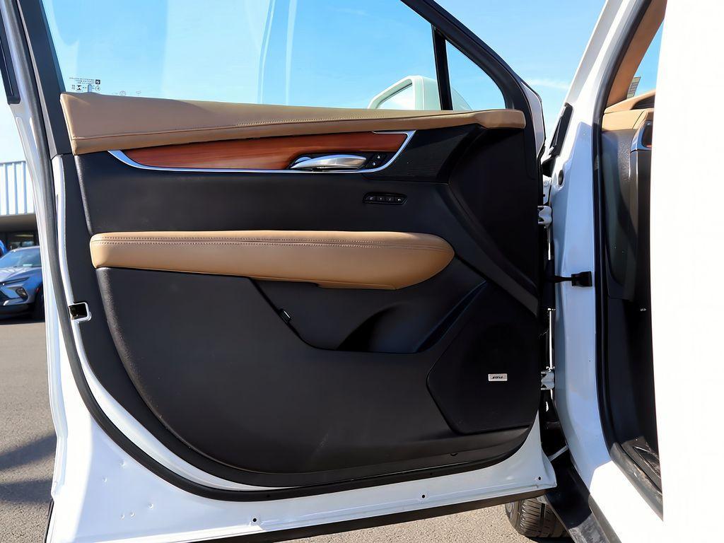 used 2018 Cadillac XT5 car, priced at $28,999
