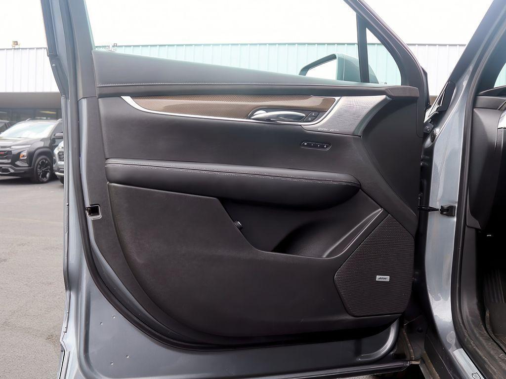 used 2020 Cadillac XT6 car, priced at $34,999