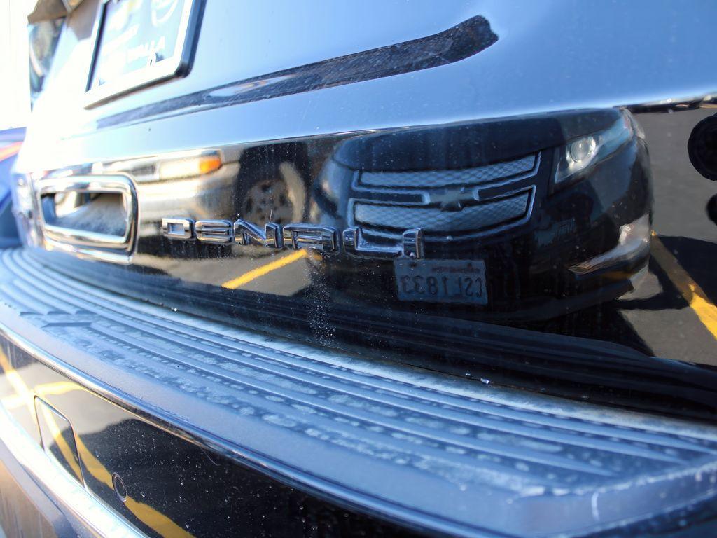 used 2023 GMC Yukon XL car, priced at $73,999