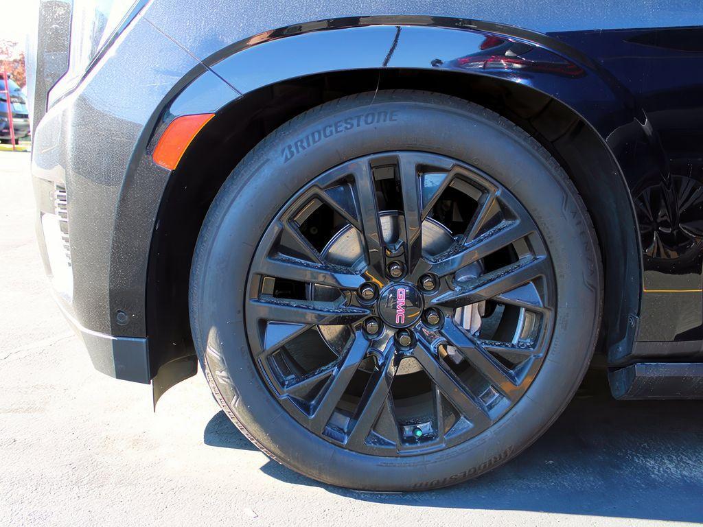 used 2023 GMC Yukon XL car, priced at $73,999