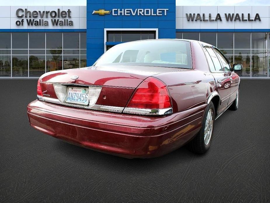 used 2006 Ford Crown Victoria car, priced at $5,798