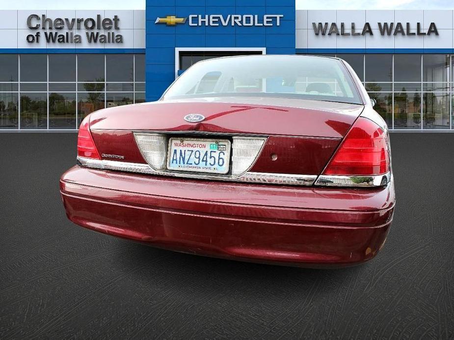 used 2006 Ford Crown Victoria car, priced at $5,798