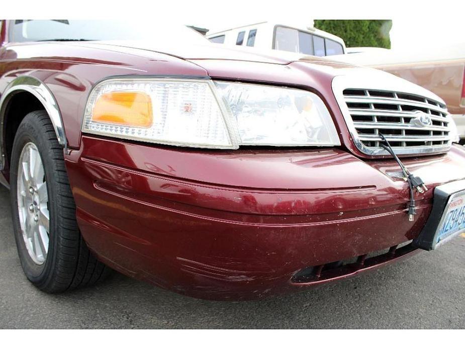 used 2006 Ford Crown Victoria car, priced at $5,798