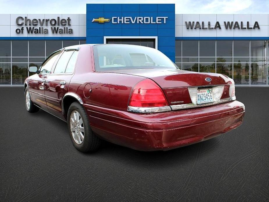 used 2006 Ford Crown Victoria car, priced at $5,798