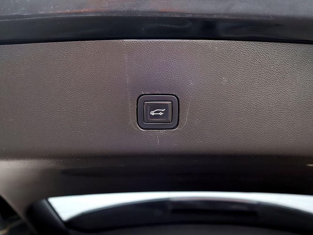 used 2018 Chevrolet Traverse car, priced at $22,599