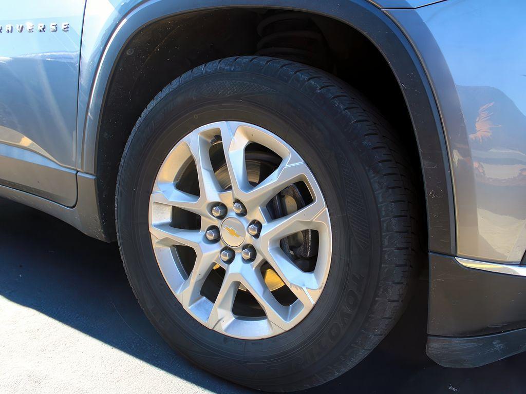 used 2020 Chevrolet Traverse car, priced at $24,999
