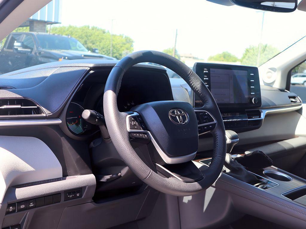 used 2023 Toyota Sienna car, priced at $47,699