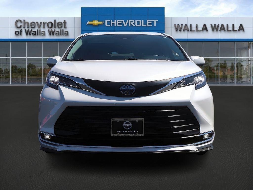 used 2023 Toyota Sienna car, priced at $47,699