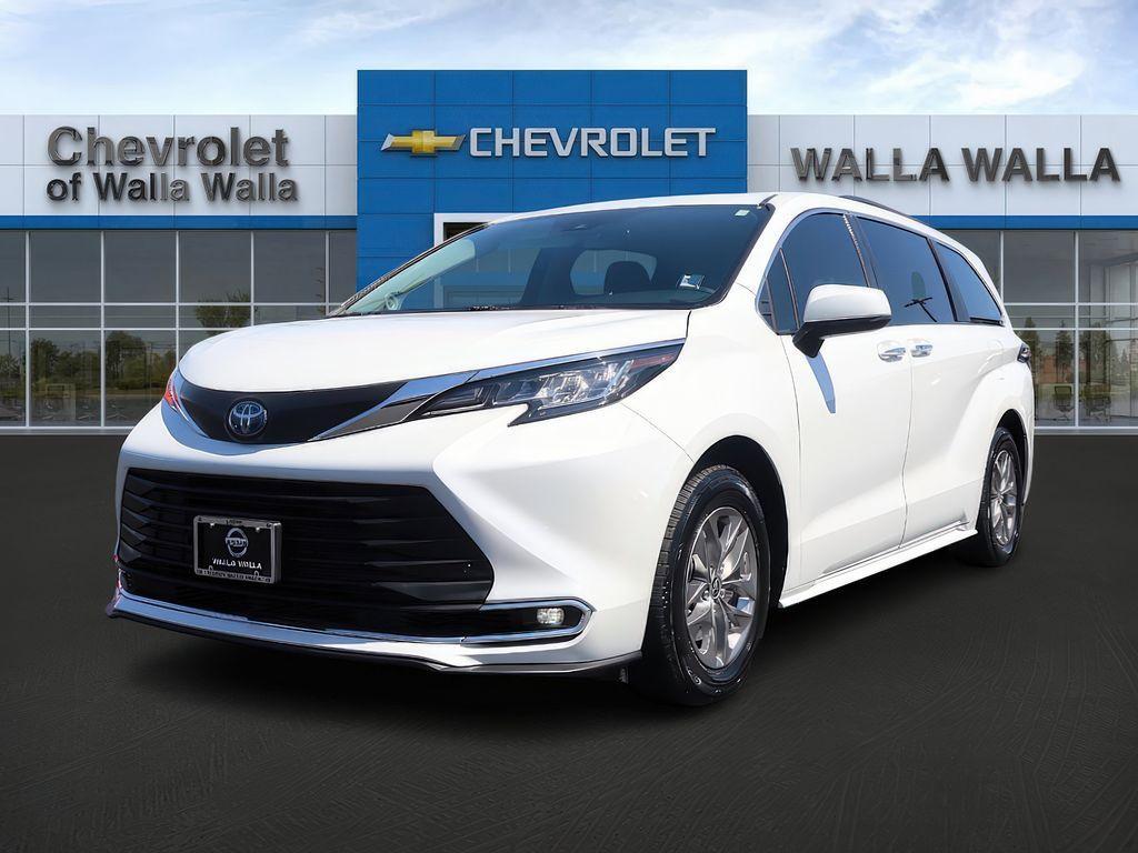 used 2023 Toyota Sienna car, priced at $47,699