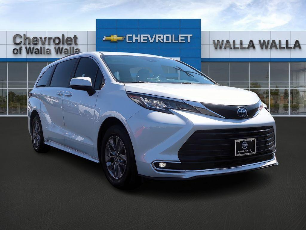 used 2023 Toyota Sienna car, priced at $48,699