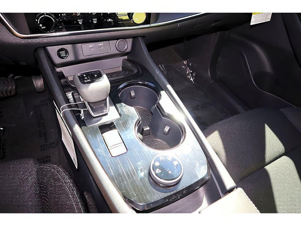 used 2024 Nissan Rogue car, priced at $31,897