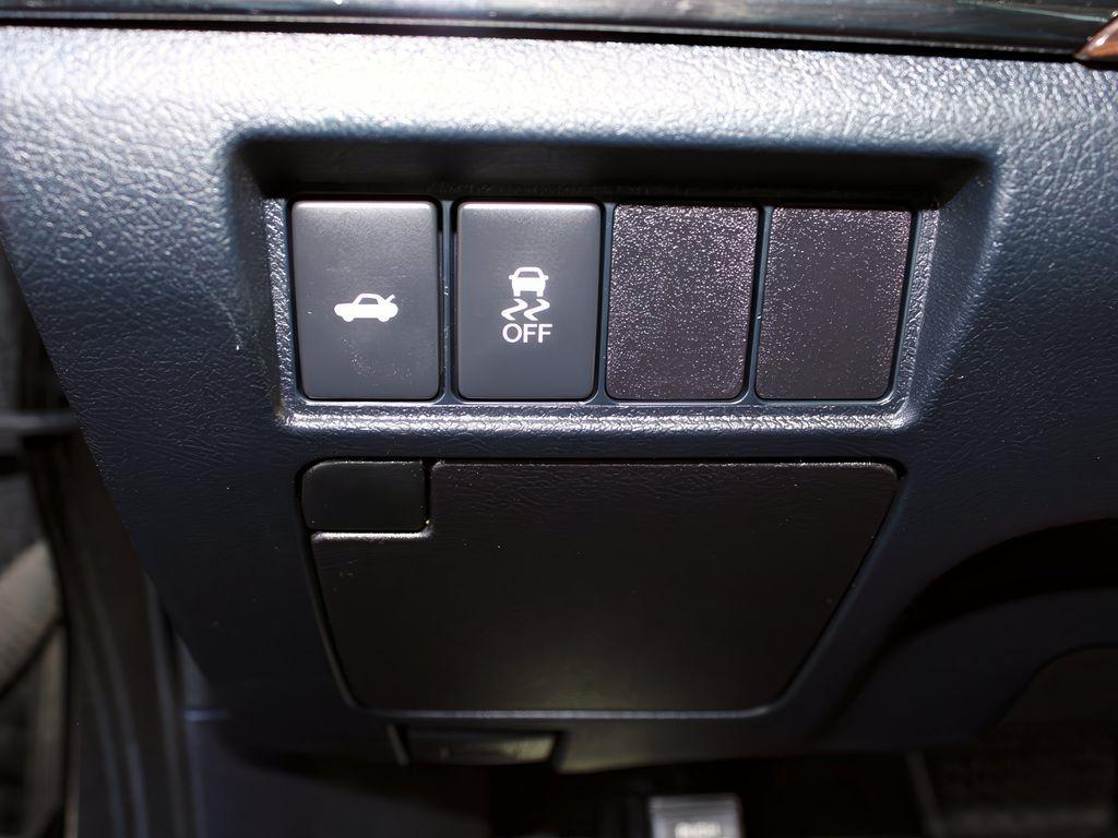 used 2014 Toyota Avalon Hybrid car, priced at $18,399