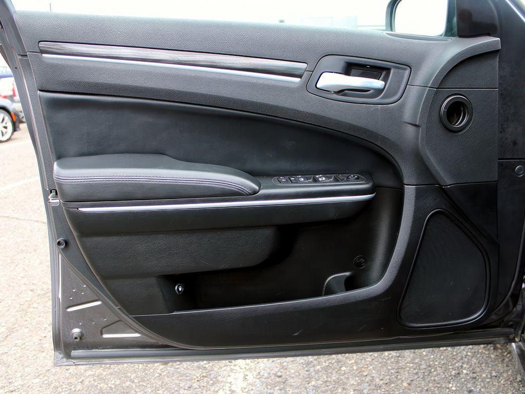used 2022 Chrysler 300 car, priced at $25,897