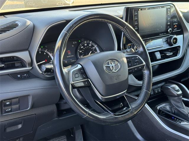 used 2021 Toyota Highlander car, priced at $29,977