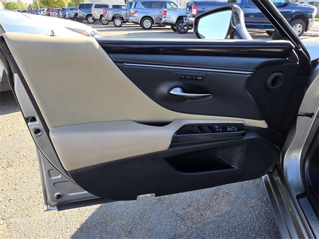 used 2020 Lexus ES 350 car, priced at $27,900