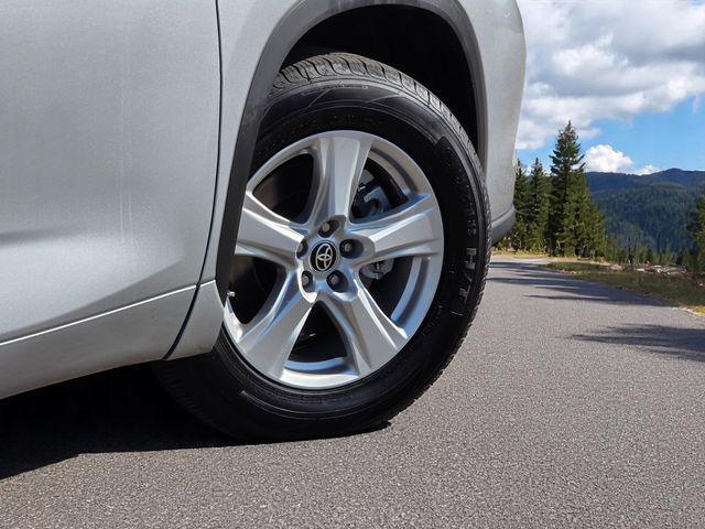 used 2023 Toyota Highlander car, priced at $30,377