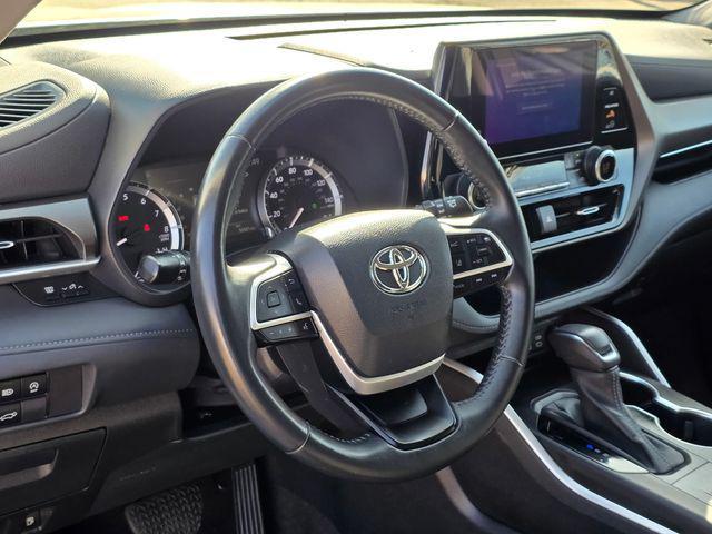 used 2023 Toyota Highlander car, priced at $30,377