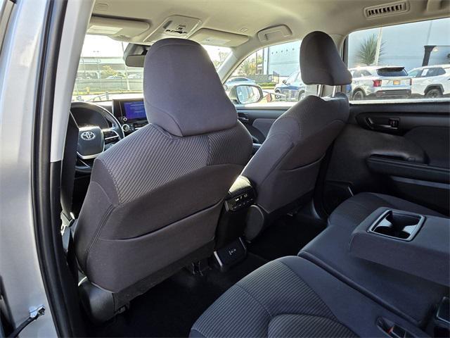 used 2023 Toyota Highlander car, priced at $32,999