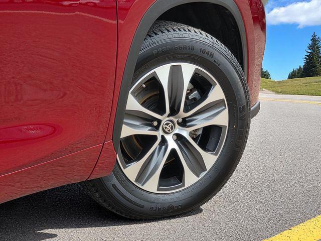 used 2021 Toyota Highlander car, priced at $34,295