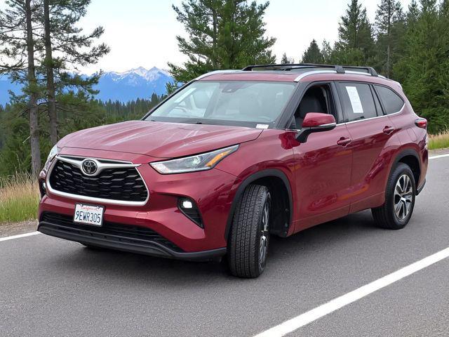 used 2021 Toyota Highlander car, priced at $34,295