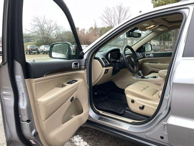 used 2018 Jeep Grand Cherokee car, priced at $13,400