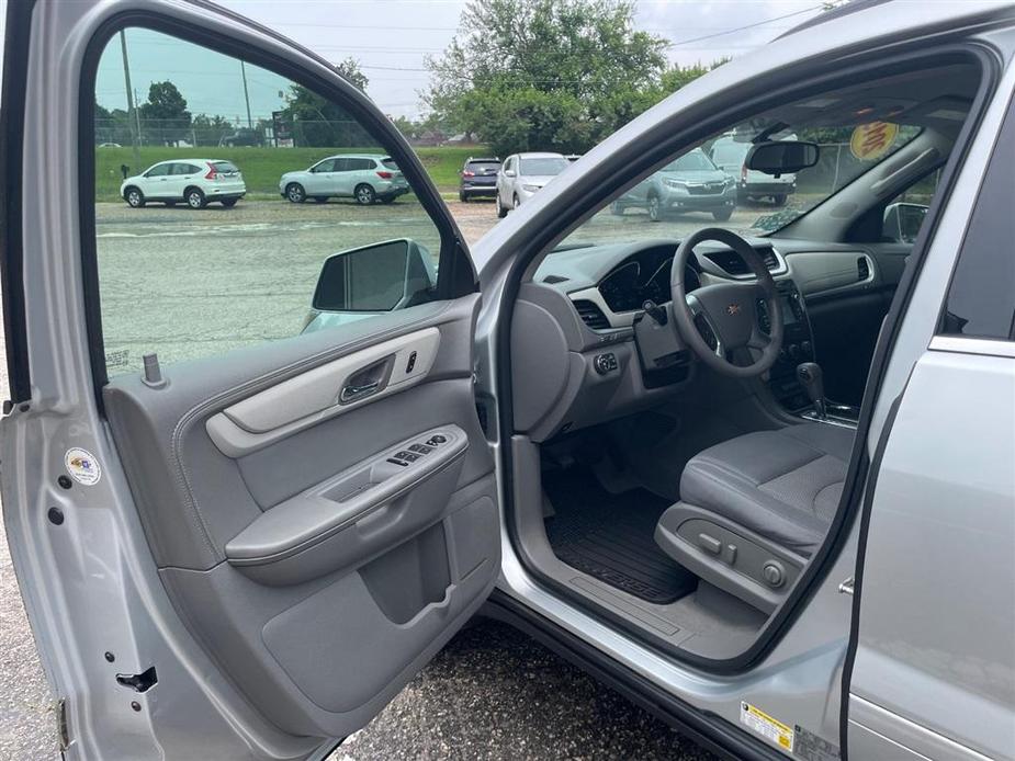 used 2015 Chevrolet Traverse car, priced at $9,700