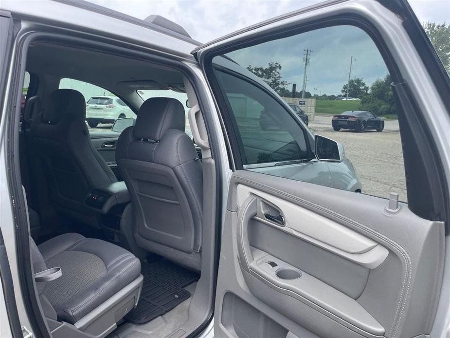 used 2015 Chevrolet Traverse car, priced at $9,700